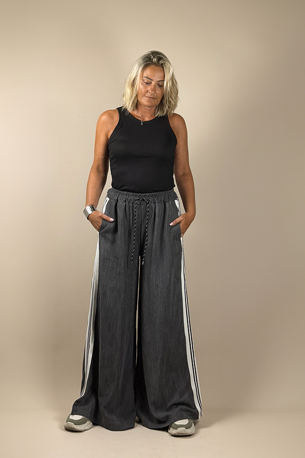 Alternative view of Isis Pant