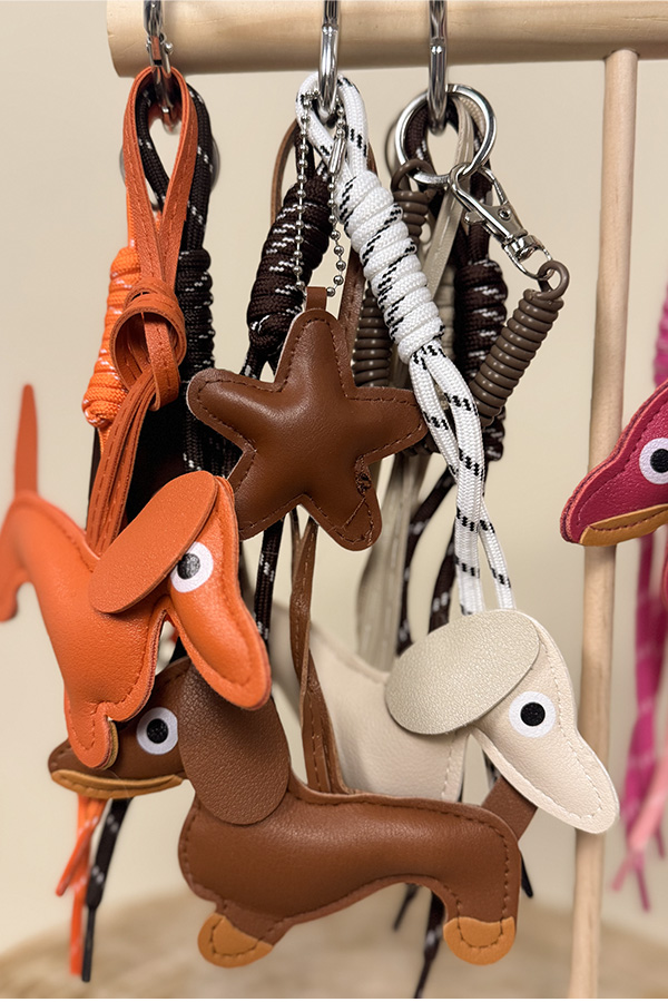 porte clés bijoux sac teckel