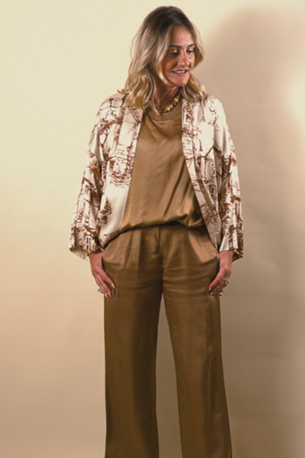 Alternative view of Kimono Saphira