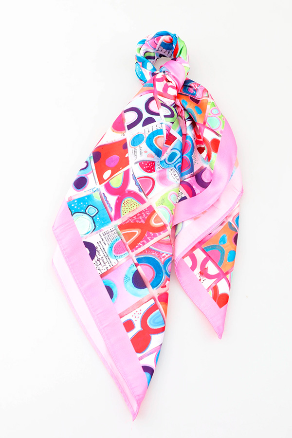 Marta Scarf
