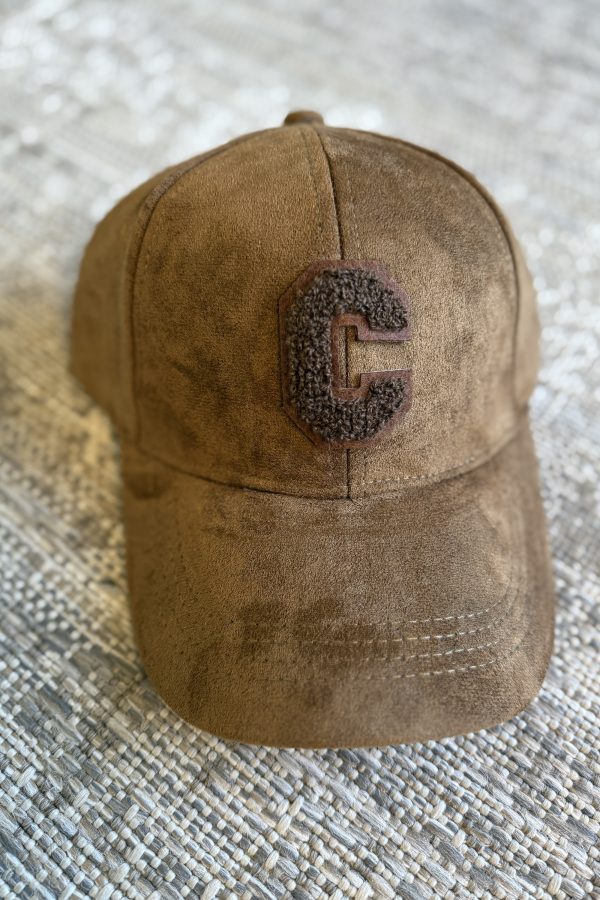 Alternative view of Charly Cap