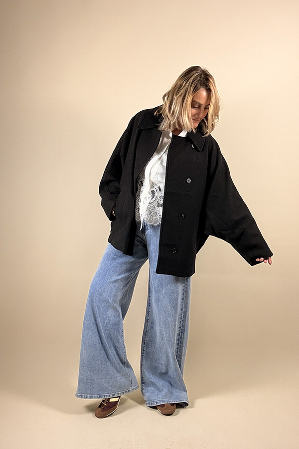 Alternative view of Manteau Sia