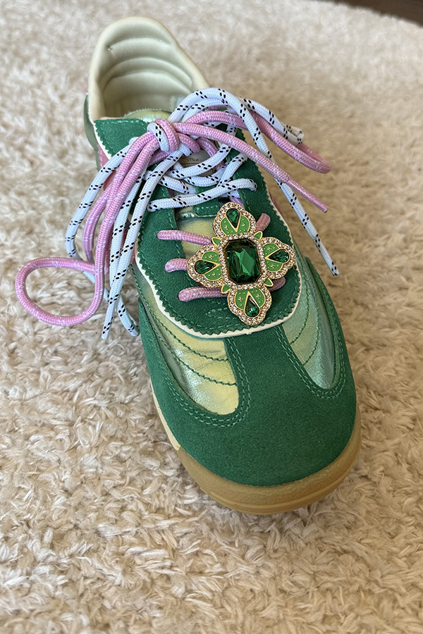 Alternative view of Clip Pénélope Verte