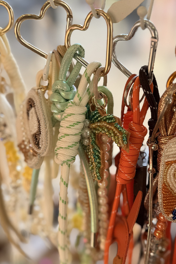 Alternative view of Bijou de sac / Porte-clés "Palmier"