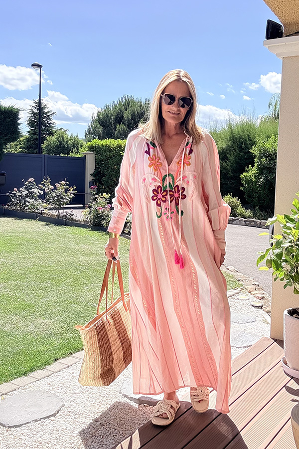 Robe Salomé Rose – Bohème Chic et Fluide