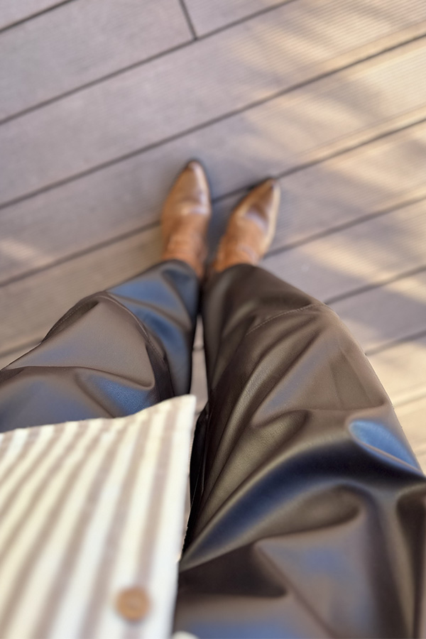 pantalon simili cuir coupe barrel femme